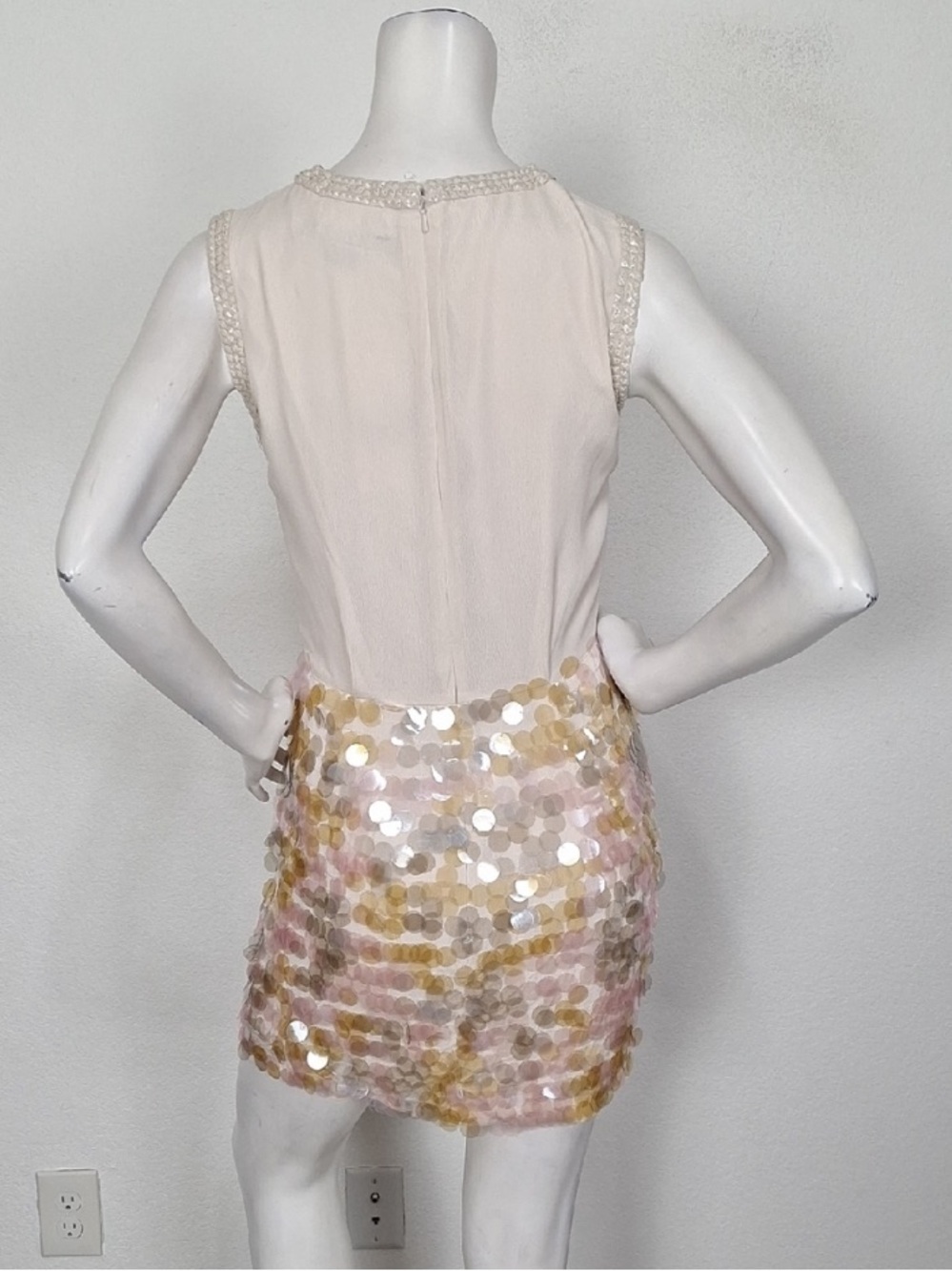 French Connection “NEW” Ivory Iridescent Sequin Retro Crepe Mini Dress Size 6 - Picture 6 of 12